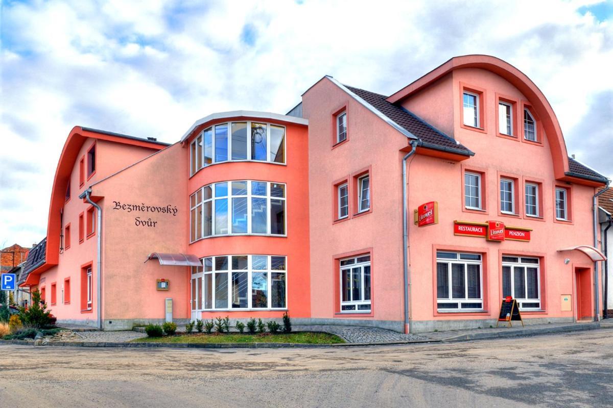 Bezmerovsky Dvur Kroměříž المظهر الخارجي الصورة